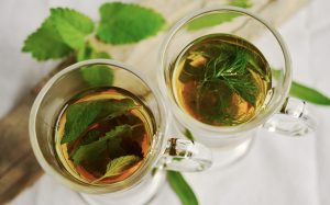 Image of a glass of peppermint tea can help body odor